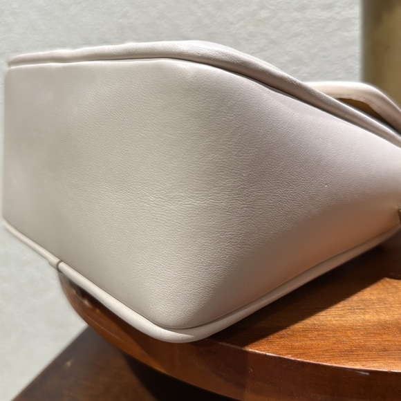 Coach Nappa Leather Willis Top Handle 18 With Quilting - Picture 11 of 16